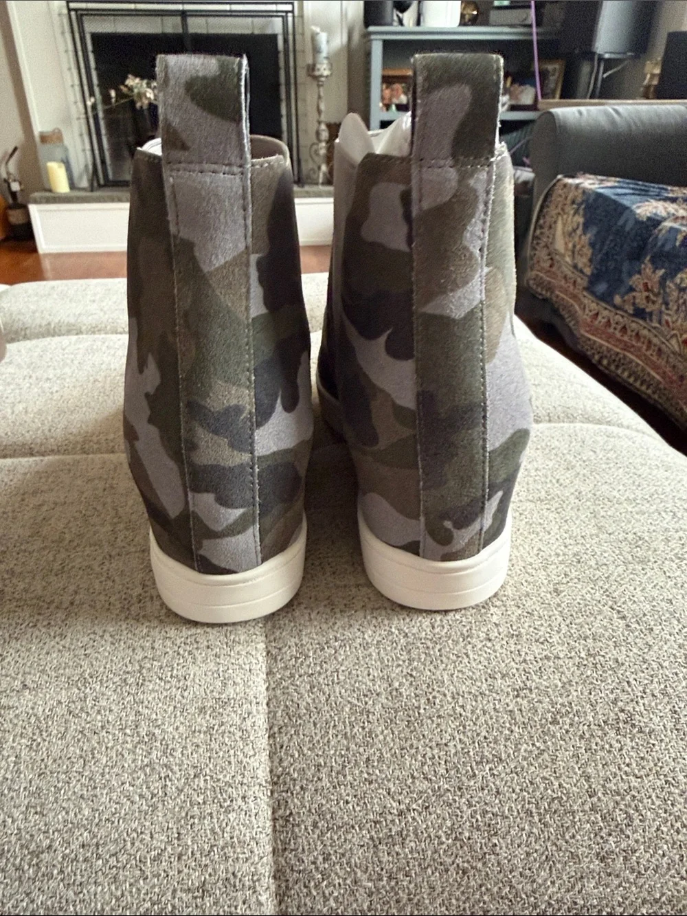Linea Paolo Ari-L Hidden Wedge Sneaker Boot Camo Suede Slip-On 8.5 NIB
